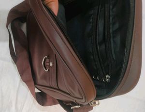 New Messenger Bag For Unisex