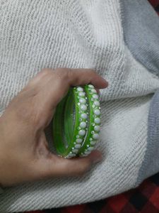Green &amp; White Bangle Set