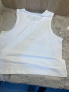 NEW NIKE White T-Shirt