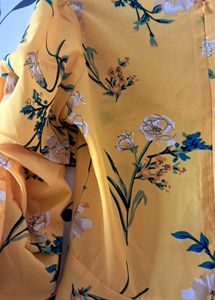 👗Vibrant Floral Yellow Ruffled Sleeve Top