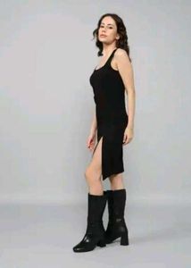 Sleek Black Square Neck Sleeveless Midi Dress