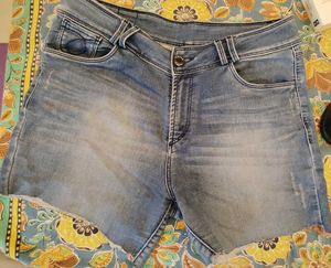 ✨ Xpose Stretchable Denim Shorts | Size 34 |
