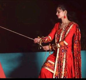 red fulkaari salwar suit without dupatta