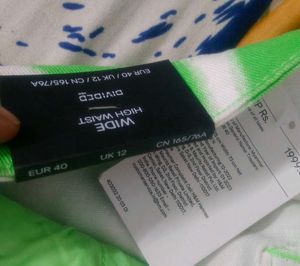 H&amp;M Bold Green Zebra Print Pants
