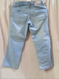 Light Wash Cropped Denim Jeans