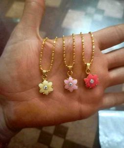 Flower Pendant Necklace Set