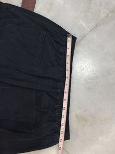 Black Cargo Pants with seven pockets!