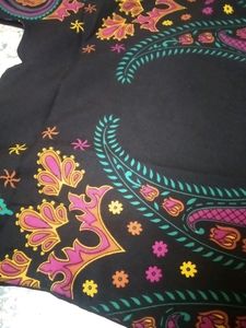 Black ⚫ beautiful print , stitched top😍rarely used. getting tight now