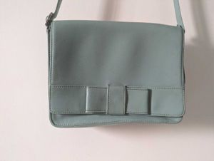 Big sling bag from Nykaa