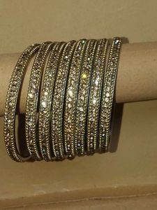 Sparkling Set of 8 Bangles