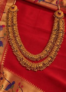 Elegant Gold Toned Necklace Set