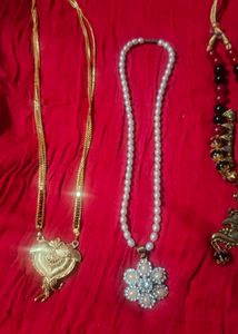Assorted Necklaces Set