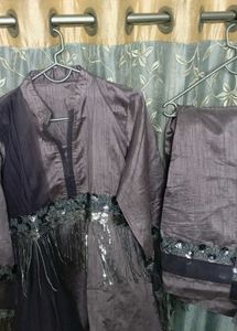 Elegant Kurta Set with Embellishments