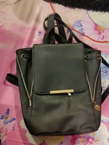 Black Bagpack