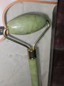 NEW FACIAL JADE  ROLLER