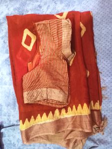Fashionable Printed Saree With Blouse