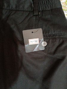 Classic black Pleated Shorts