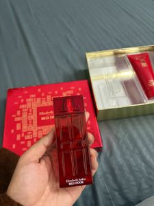 Elizabeth Arden Red Door Perfume