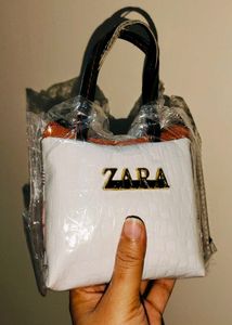 Seal pack Chic White Zara Handbag