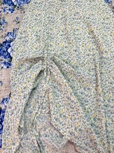 Chic Floral Midi Skirt