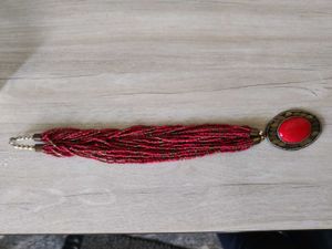 Red Beaded Fashion Necklace And Bracelets