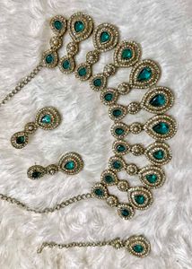 Exquisite Emerald &amp; Diamond Jewellery Set