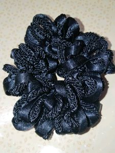 Trendy Black Ruffle Frill Juda Scrunchie