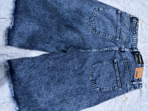 Stylish Ripped Wide-Leg Denim Shorts