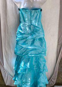 17J6. Stunning Strapless Ruffled Gown