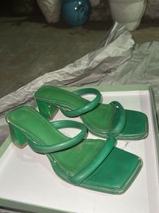 Chic Green Block Heel Sandals