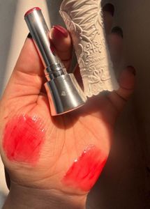flower knows lipstick