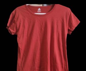red T-shirt fit daily use
