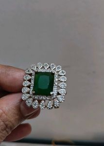 Exquisite Emerald &amp; Floral Rings Set