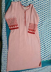 Ibadat Women Pink Cotton Thread Embroidered Kurta