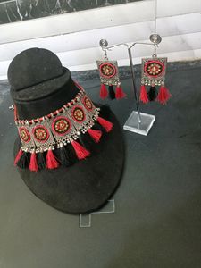 Moti Work Choker
