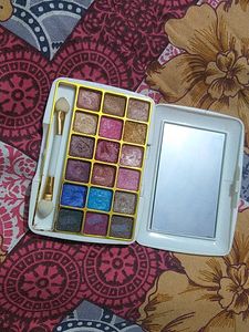 HILARYRHODA Eyeshadow