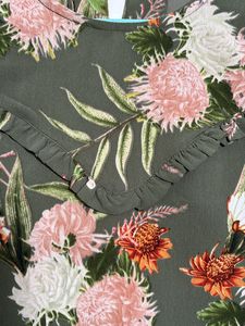 109F sleeveless top