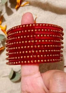RED SHIP (PLASTIC BANGLES) 🍒