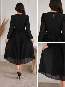 Elegant Black Pleated Midi Dress