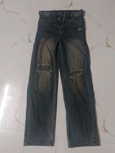 Distressed Blue Denim Jeans👖🫧