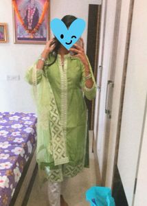 Green Embroidered Kurta Set- M