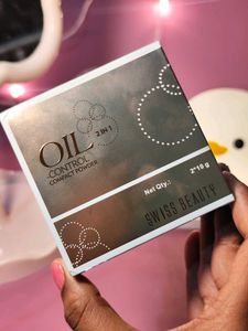Swiss Beauty Oil Control Compact Powder