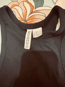 H&amp;M black cropped ribbed tank top