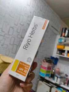 (Sealed) Riyo Herbs Sunscreen Spray