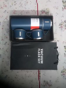 VACCUM Flask Bottle 1 Set 500 ML GIFT Pack.