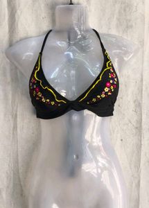 20410. Black floral brallete