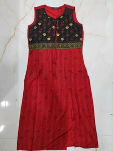 Red & Black Printed Sleeveless Kurta