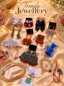 Trendy jewellery set(5 pieces in total u get)