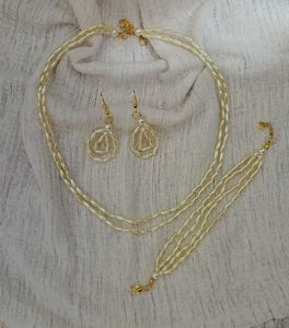 Elegant Beaded Necklace, Bracelet & Earrings Set