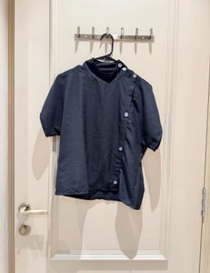 Chic black Button-Detail Top